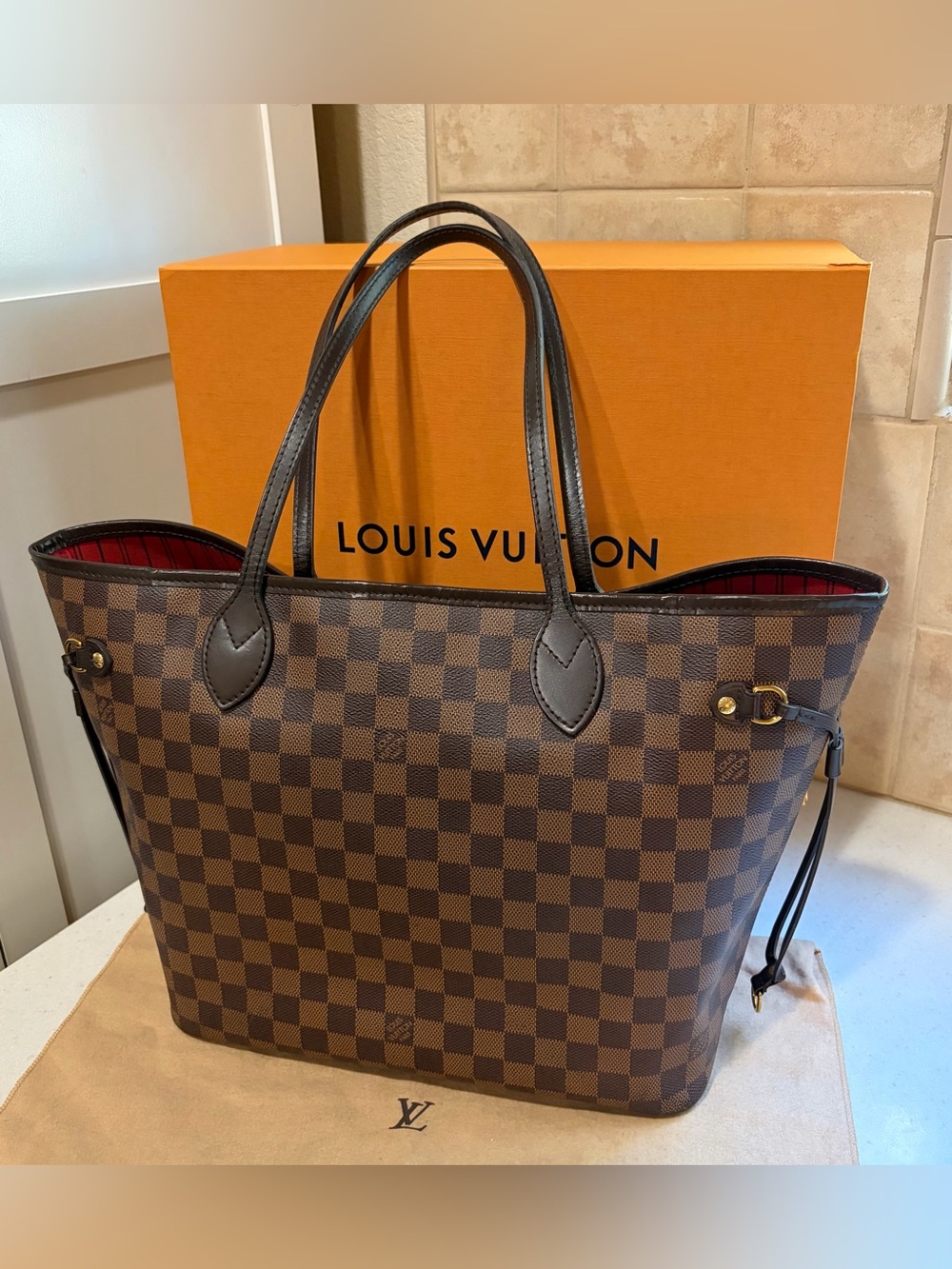 Louis Vuitton Damier MM Neverfull